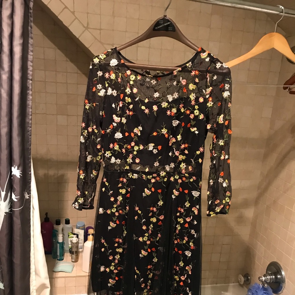 Dress - Picture 2 of 3